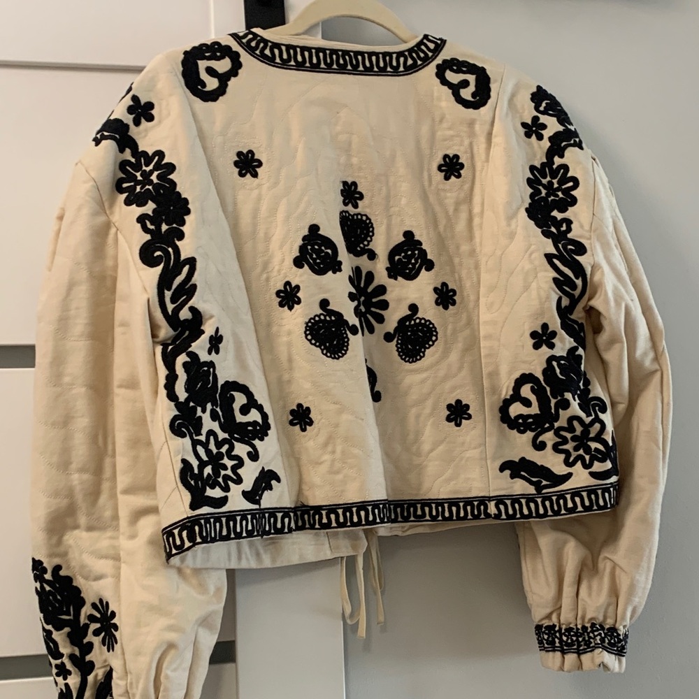 FREE PEOPLE Bali Mabel Embroidered Cropped Jacket - LIKE NEW - Size M - Picture 9 of 15